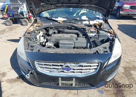 2012 Volvo S60 T5 z USA, uszkodzony, nr VIN YV1622FS4C2120427